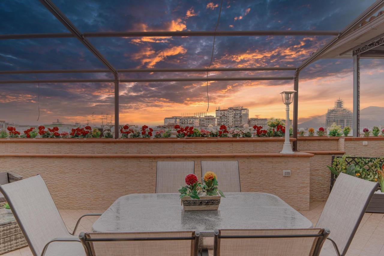 La Terrazza Nel Centro Villa Neapel Exteriör bild